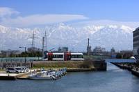 Toyama City Works Toward Compact City Utilizing Public Transportation