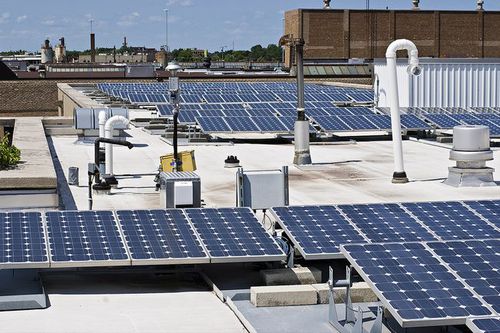 写真：Solar Panels - Chicago Center for Green Technology