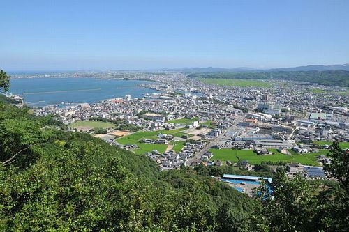 写真：日峰神社より望む小松島市街と阿南市街
