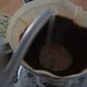 コーヒーの豆かすをバイオ燃料に、神戸市で実証