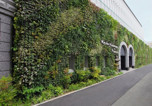 JFS/Suntory Midorie Installs Japan's Largest Green Wall System, "Flower Wall"